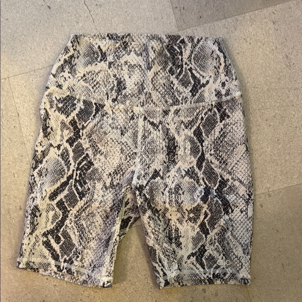 Alo Yoga bike shorts